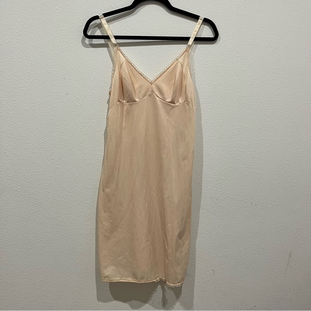 Women’s Cream Slip Dress - Classic Lightweight Lingerie vintage Sz 34s